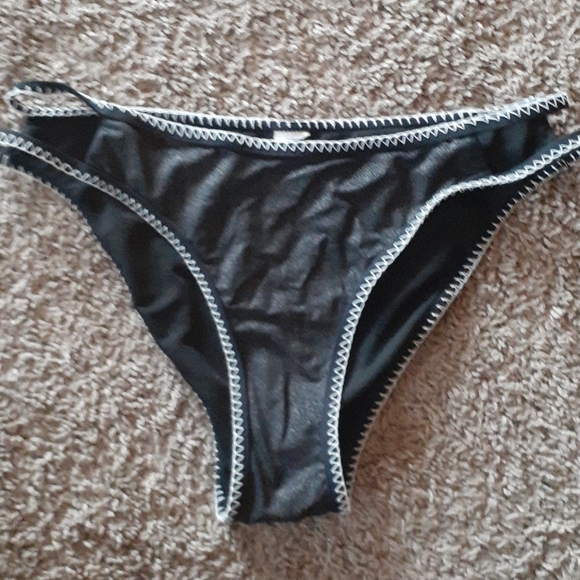 Swimsuit - Picture 4 of 4